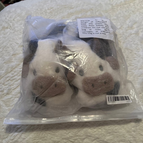 cute black cow slippers BRAND NEW!! - Picture 6 of 6
